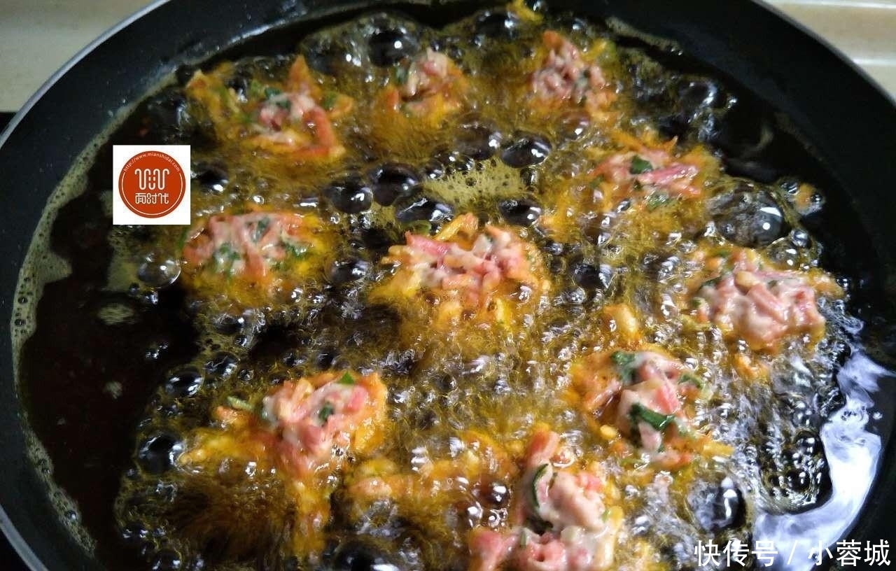 丸子|我炸的丸子,香脆酥软,怎么吃都不腻,边吃边炸,端上桌都快没了