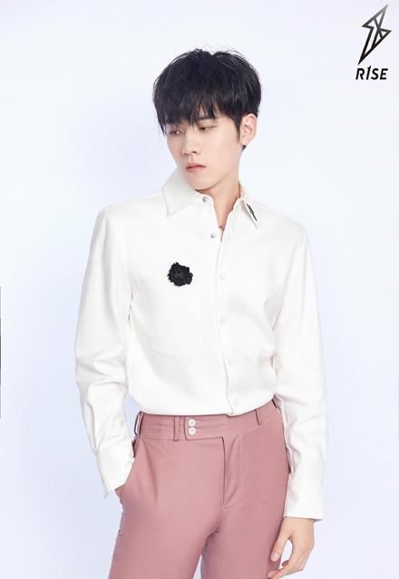  最棒|硬糖少女团专首发，R1SE集体发声力挺，翟潇闻视而不见成焦点