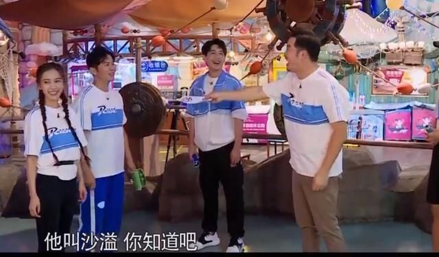  温暖|撕名牌大战，蓝队全军覆没，而angelababy表现勇敢而温暖