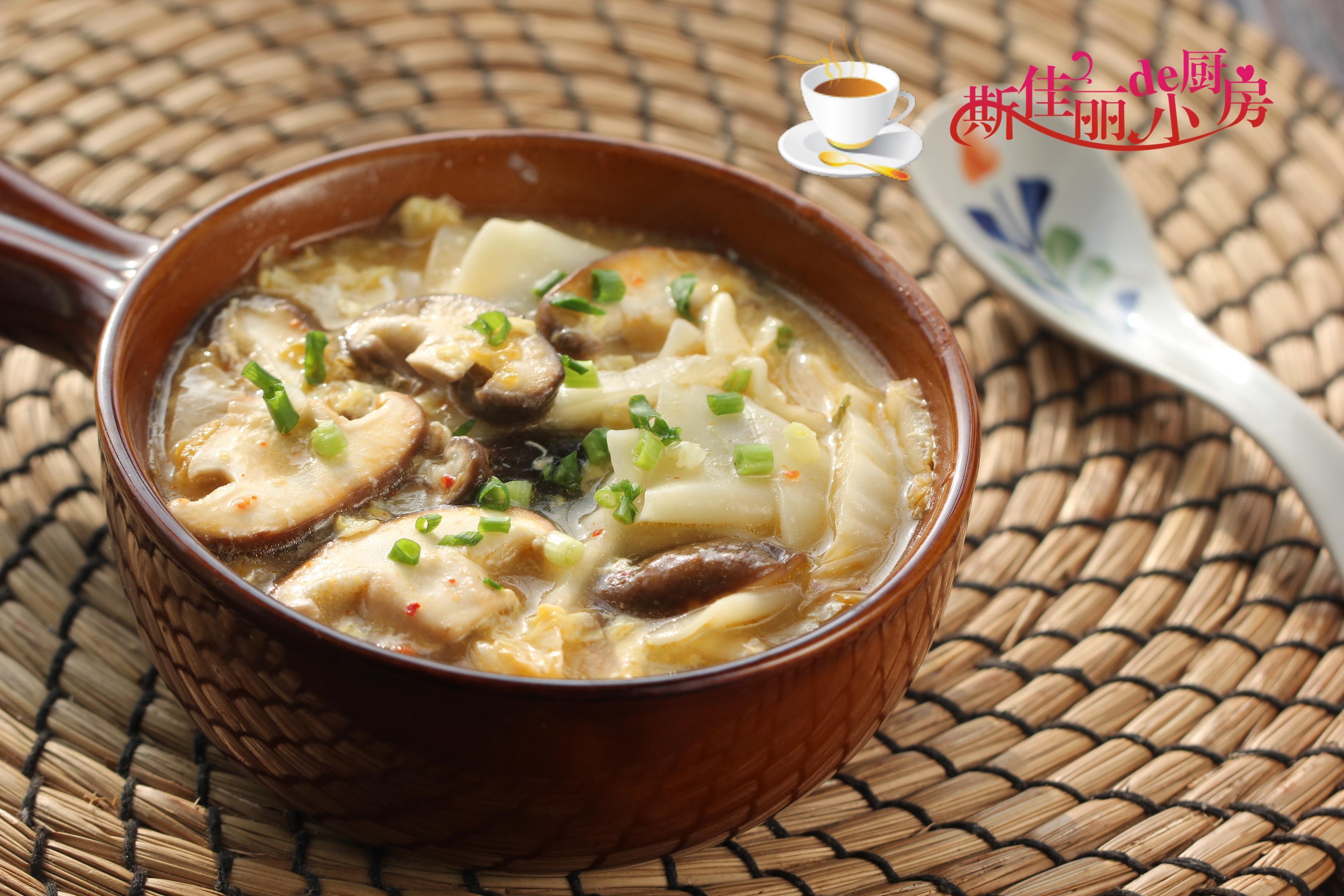  儿子|冷天儿子就馋这早餐，不揉面不擀皮，5分钟煮一锅，简单又营养