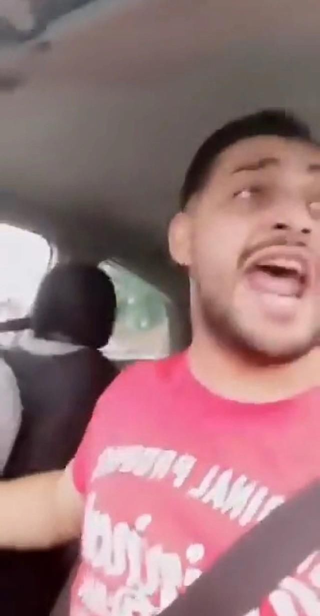  塔维|29岁歌手开车直播，突遇车祸当场去世！妻子仍在抢救中