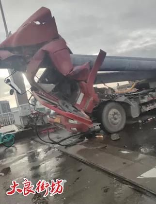  车祸|突发！德胜大桥发生可怕车祸，现场…