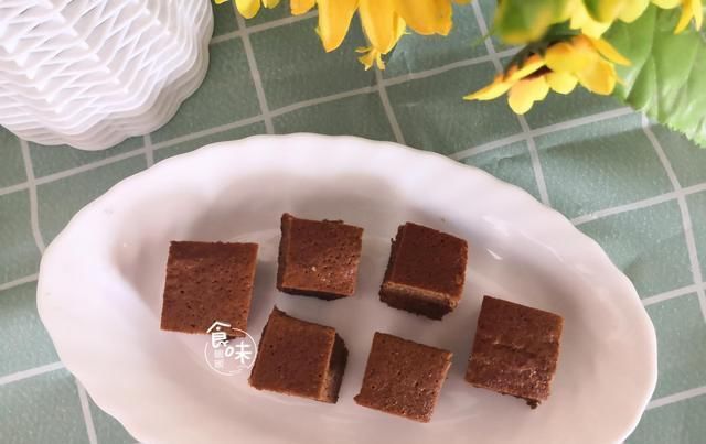  皮肤|女人要常吃的蛋糕，无水无油不打发蛋清，越吃皮肤越好，更显年轻