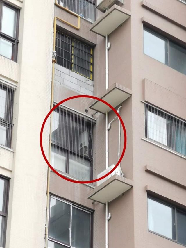  事发|后续！柳州男子凌晨入室盗窃被拍，事发地找到了！业主称这不是第一次