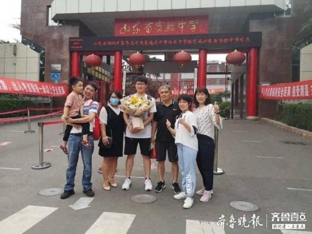  考生|壹起见证新高考｜高考结束，考生没啥感觉，家长却激动哭了