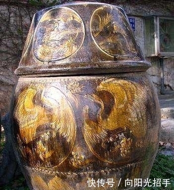 坟墓|明朝绝顶高僧, 却遭人盗墓, 专家挖掘后却无心赶走两只“上古”神兽