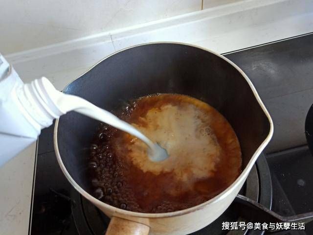 男女|老婆生活太讲究!周日早餐做7样,男女还分2桌,网友:精致女人