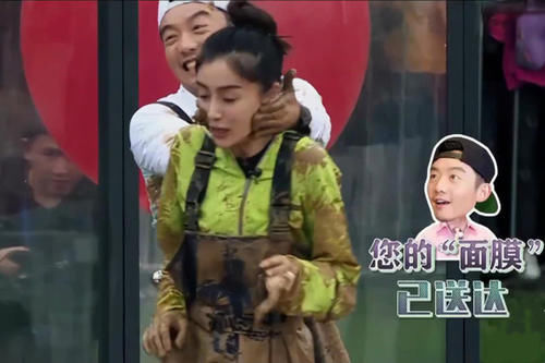  没整|郑恺按压baby的脸，看到她的补救方法，网友：整没整太明显！