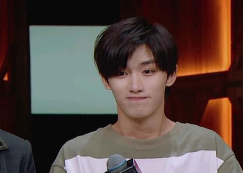  几位导演|《演员请就位2》：郭敬明是在选偶像吧？何昶希丁程鑫获S卡难服众