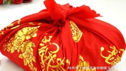 平时|塔罗占卜:4个包袱,你认为哪个最轻?测你平时的压力大不大!