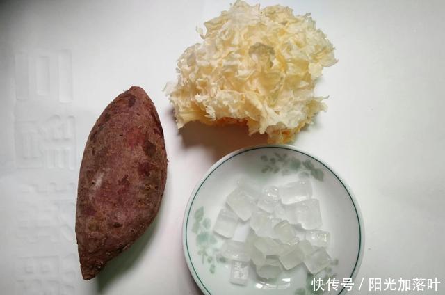 常喝|紫薯和“它”一起炖,女性常喝淡化斑点,脸色红润,不化妆也漂亮