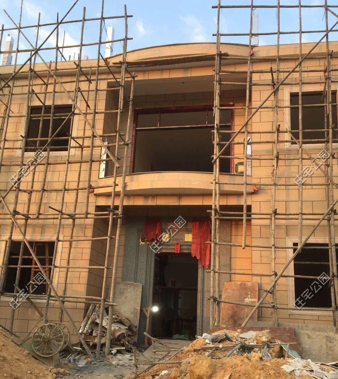 小伙|晒家丨广东这位95后小伙, 花75万为爷爷奶奶建房养老, 孝心太难得