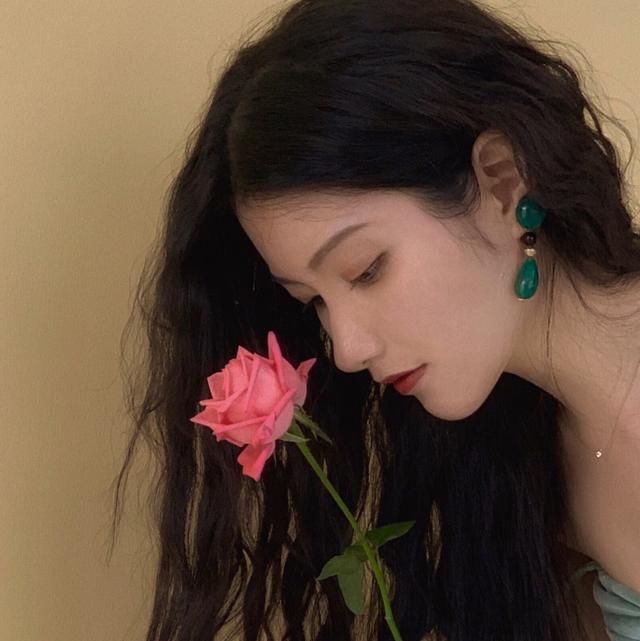  颜值|三分靠颜值七分靠打扮，很明显这些妹子都是个中高手