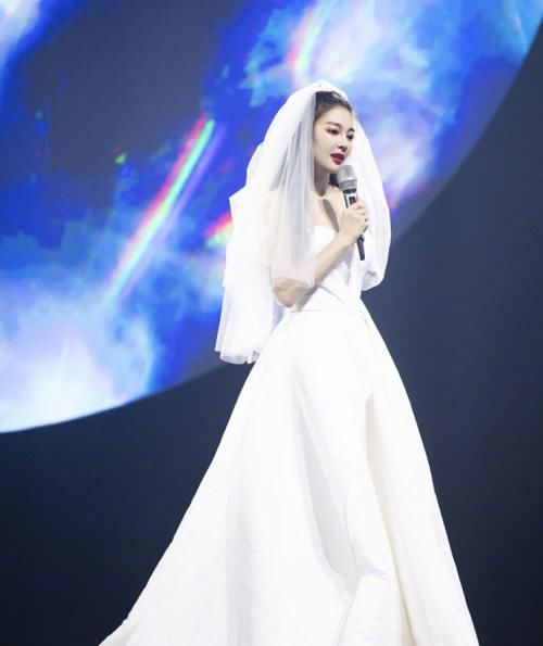  张含韵|《乘风破浪的姐姐》排名竞争激烈：孟佳万茜争第1，张含韵第7，她被踢出局