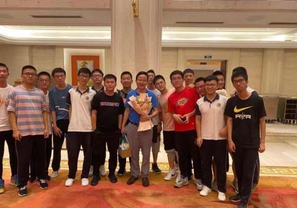  理由|清华老师帮他走出低谷 他最终选了北大！理由是……