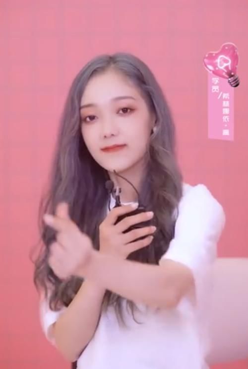  电话|希林准备总决赛前给欧阳娜娜打电话，得知她什么情况下接的电话后，忙说感谢