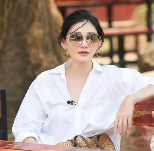  女王|43岁大S大方承认失去事业心：她真的活成了励志女王的反面吗？