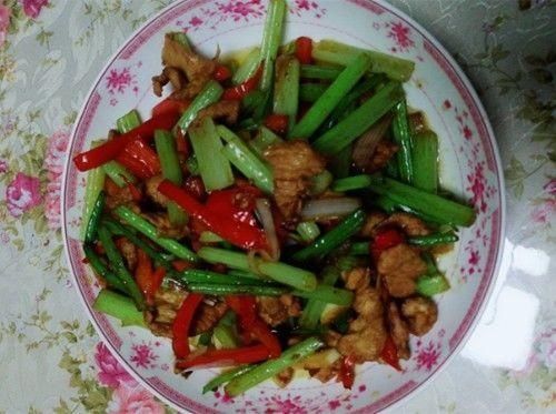  孩子|暑假婆婆帮忙带孩子，我给两千生活费，看到桌上的菜，我又给三千