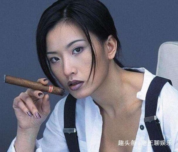  雪藏|她曾是“亚姐”，17岁时被人侵犯却被雪藏，如今48岁依然韵味十足