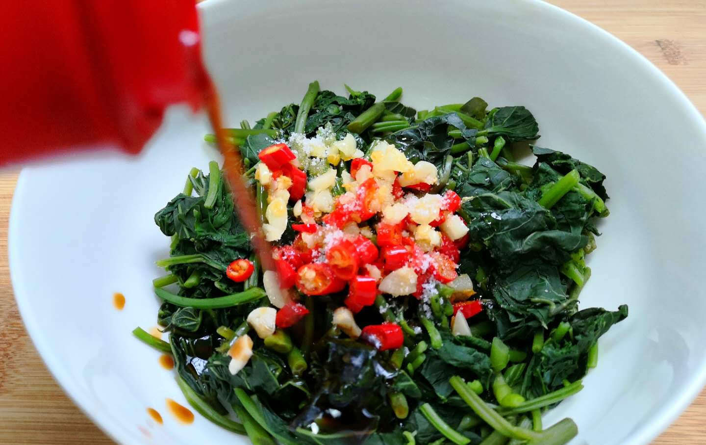  叶子|这菜，不懂吃叶子就亏了，清脆鲜嫩，常吃视力好，简单一拌特开胃