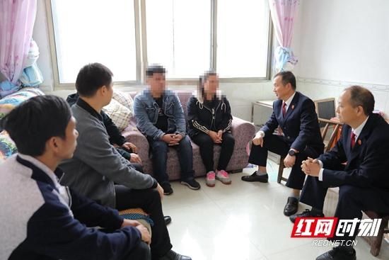 朱某|父子姐弟两次对簿公堂 法院调解弥合亲情化两案