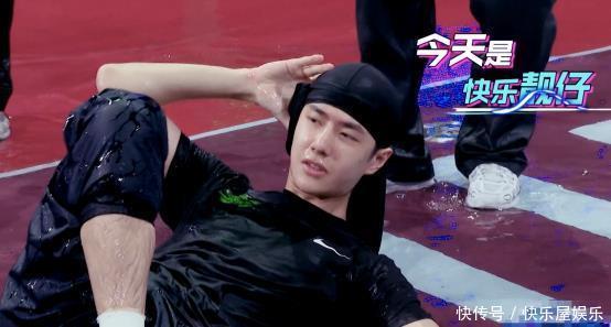 舞台|这就是街舞王一博水舞台太炸了,张艺兴:美中不足,一博没脱!