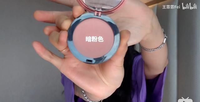 行走|没成团的王霏霏,却成了“行走的种草机”?