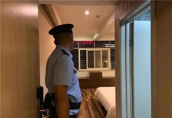 娱乐场所|突击!阜阳警方夜查娱乐场所!