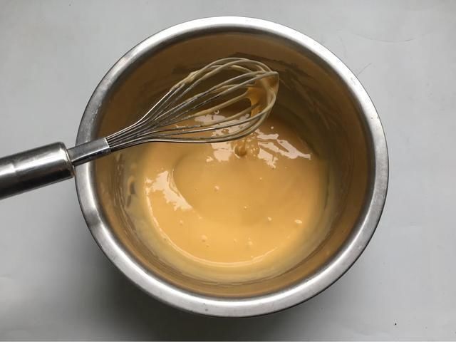 戚风蛋糕|1碗面粉3个鸡蛋,教你用电饭煲做出蓬松大蛋糕,入口即化天天想吃