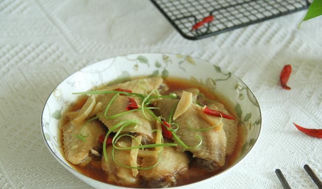 咸鲜|夏日鲜嫩清蒸鸡翅中,咸鲜不油腻,少吃油炸,多清淡!简单