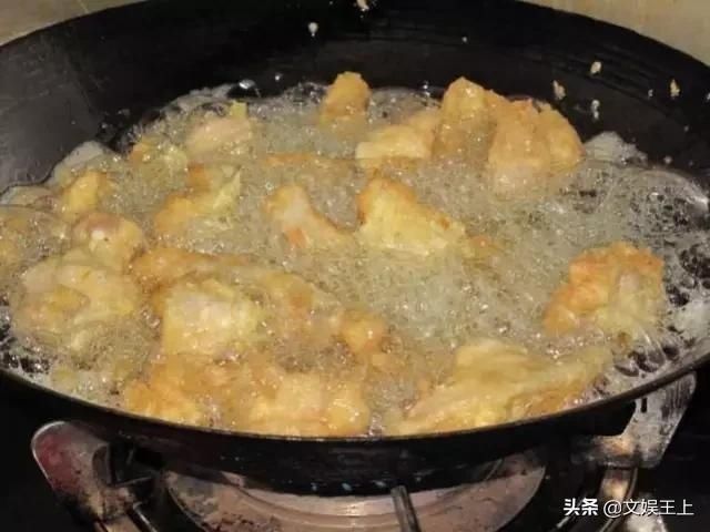  简单|咸香酥脆的酥肉自己在家做，简单易上手