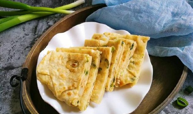 简单|20层葱油饼最简单的做法，学会这招，你家的饼也能变千层，好简单