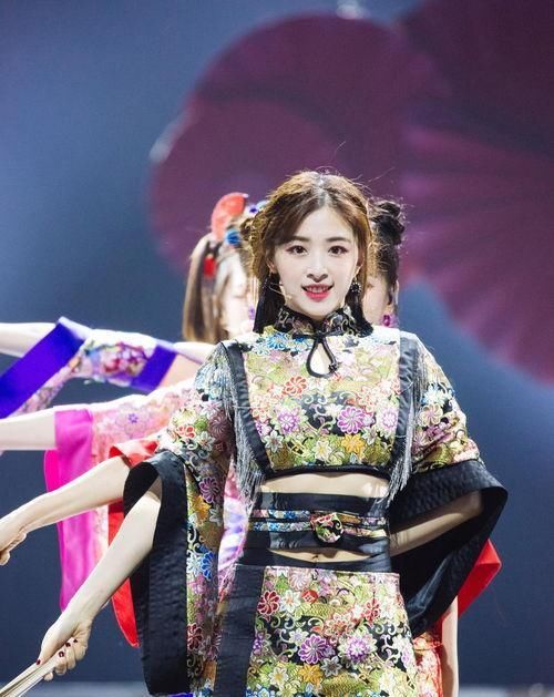  绮把加|《浪姐》张雨绮把加分项给张含韵没给蓝莹盈：领导格局不止是赢