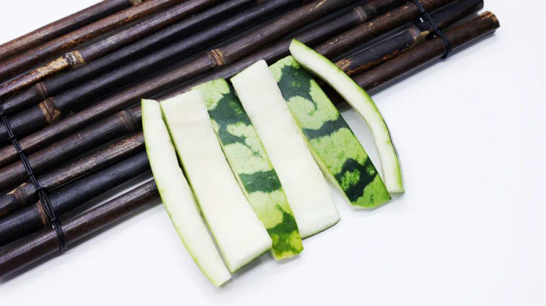 中医防中暑的最佳方法(一个防治中暑的良方，六味中药巧妙运用，可让暑解一解、火消一消)