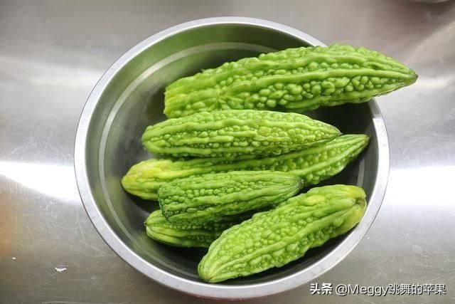  适量|三伏天吃饺子，韭菜馅不如这个菜，清口开胃促食欲，越吃越上瘾