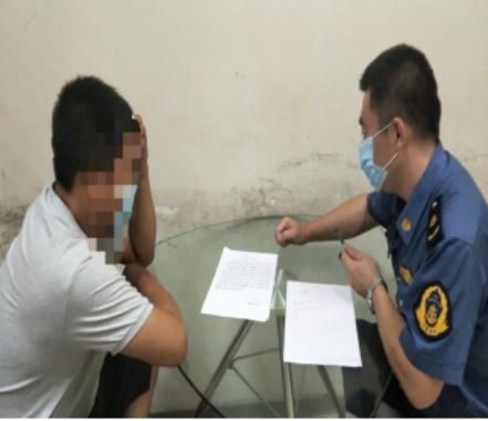 巡游出租汽车|出租车LED屏遭“蒙面”是谁给了你违法的勇气?