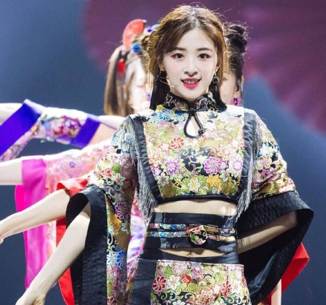  姐姐们|《浪姐》张含韵“非洲舞”夺第一，看完表演后，杜华又语出惊人