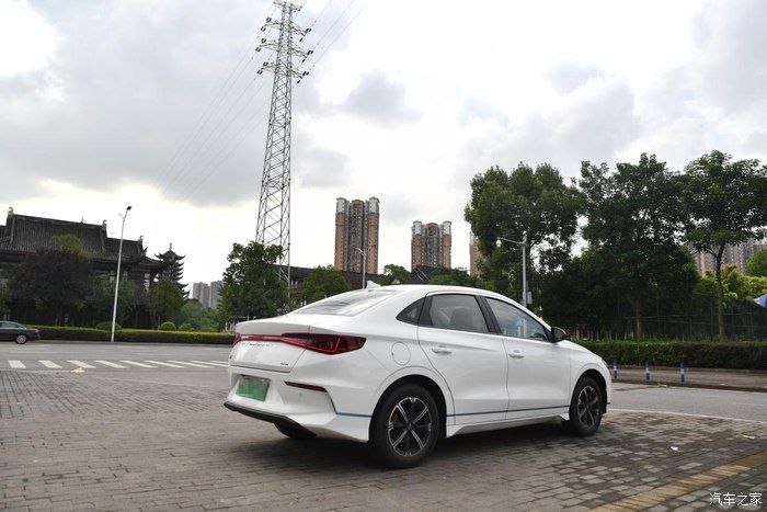  周末|周末和比亚迪e3一起，带孩子们出去玩儿！