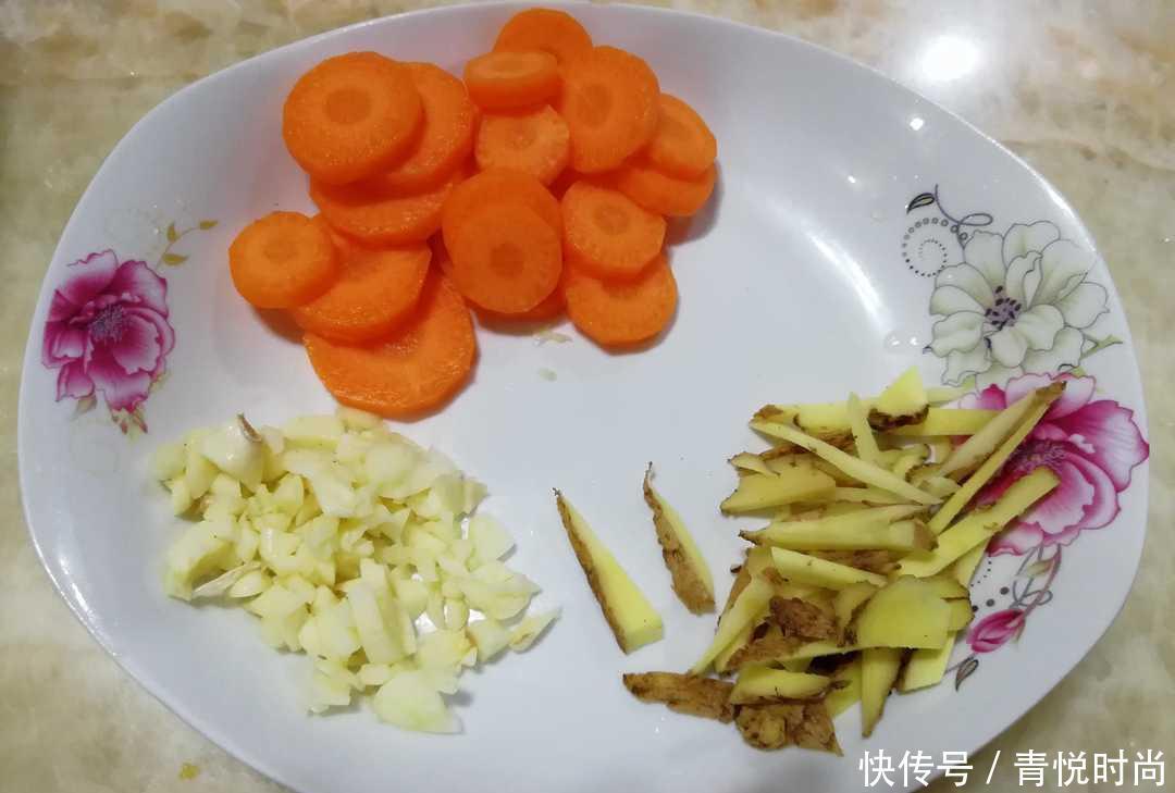 鲜甜|青蛾蒸粉丝，鲜甜美味，一点也不浪费