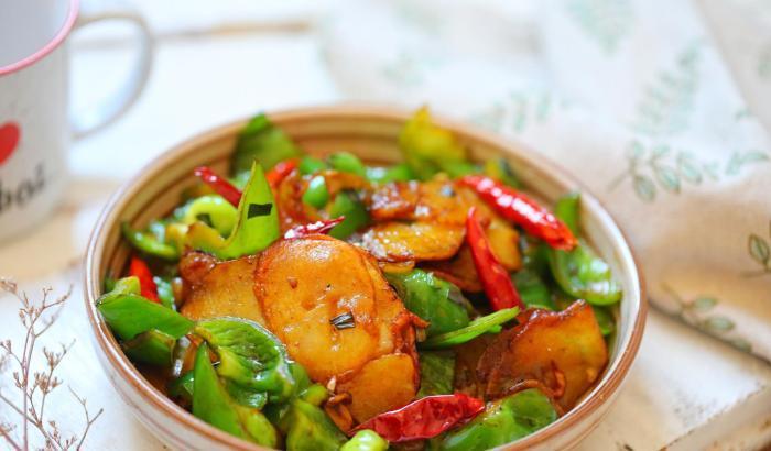 土豆片|青椒土豆片,怎么吃都不腻,简单又快手