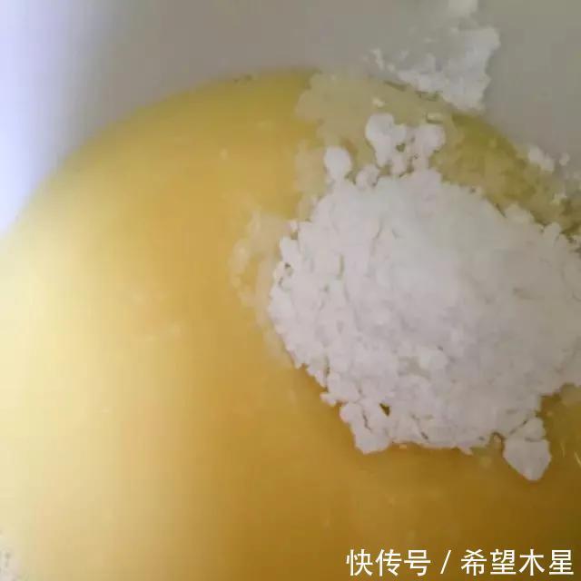 做法|最简单的月饼做法,一蒸一揉就搞定,口感带点爽脆又带点软糯