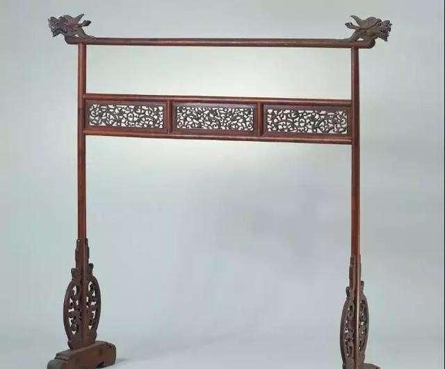  女权|一边吃女权福利，一边有事就骂自己“太娘了”