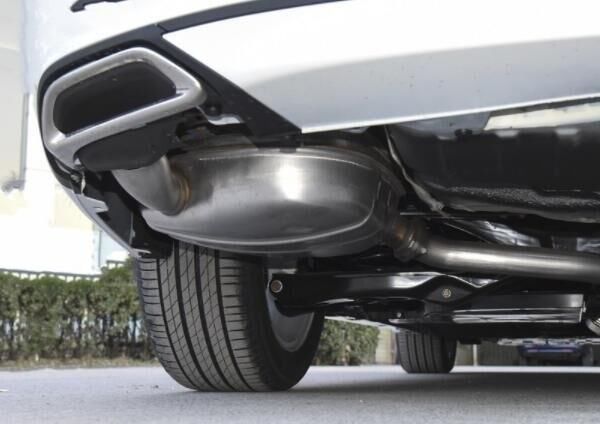  众多消费|一箱油981Km，这才是B级车王，新车跌2.5万，12个月卖出22万辆