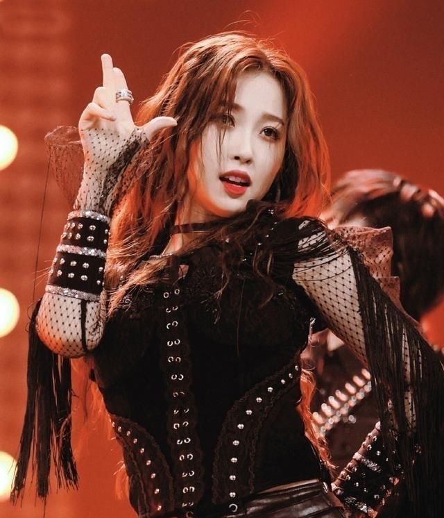 声音|青春有你2总决赛,虞书欣没声音唱功翻车,小鬼看《猎》表情直接