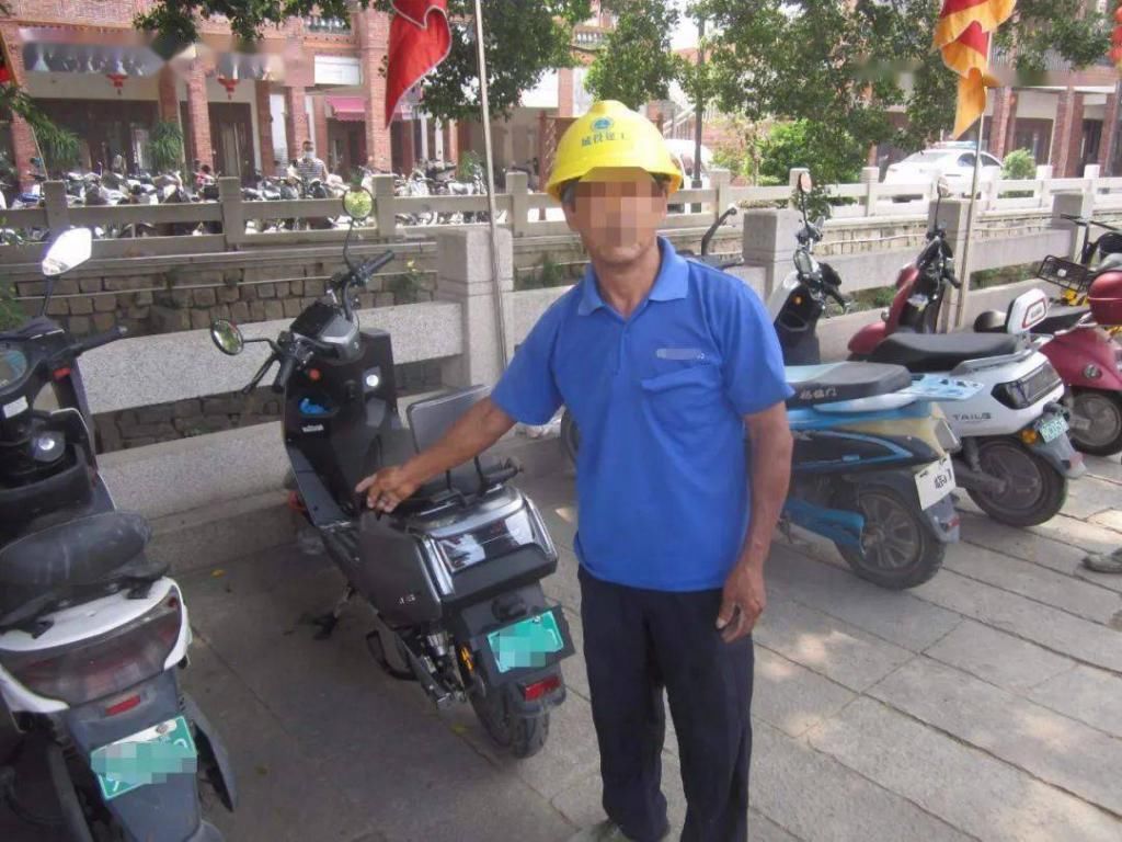 电动车|这个男子心生贪念，在芗城盗走忘拔钥匙电动车！