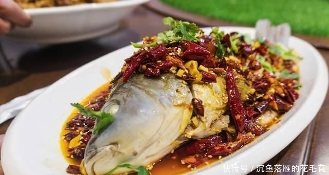 味道|和媳妇回农村老家,叔叔请客吃大餐,30道菜霸气桌子摆不下