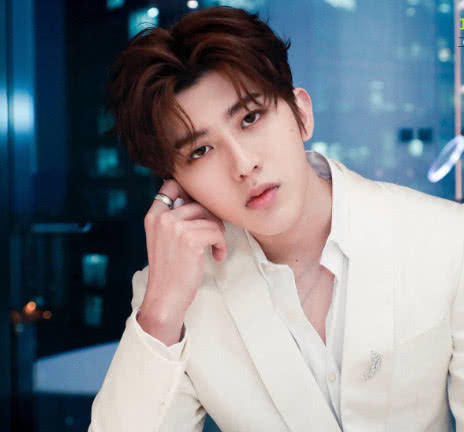  黯然失色|蔡徐坤Lisa舞台太炸，上《快本》创收视第一，宋威龙黯然失色