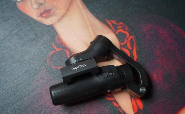  拍出|稳定器越贵越好？飞宇稳定器，低成本玩大动作，还能拍出电影效果