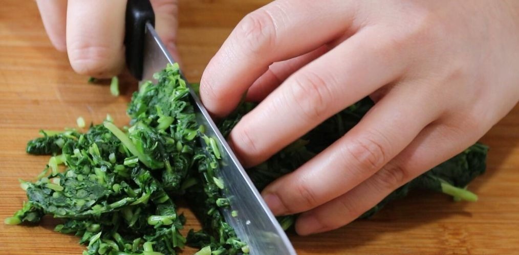 香油|马兰头是春天里的时令蔬菜,配上香干和香油,味道太香了