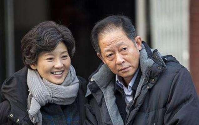 瘦显|54岁王志文近照暴瘦显老?拍戏8个助理待命,8岁儿子逐梦演艺圈?